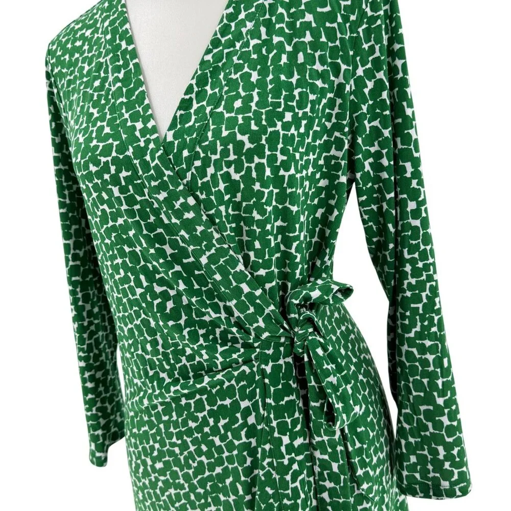 BCBG Max Azria Green White Wrap Dress Size L, Long Sleeve Abstract Pattern - Picture 4 of 11